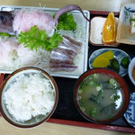 Shinkaigyoryouriuoshigeshokudou - 深海刺身定食￥1600