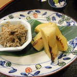 まにわ - '12/3訪問時 福岡八女の新たけのこ炙り焼、おじゃこの山椒炊き