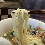 中細のストレート麺