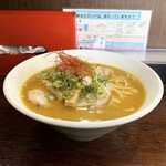 藤味亭 - ・カレーらーめん800円
      ・大盛り 100円