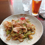 Tenya Wanya Okonomiyaki - ホルモン焼きうどん、半分