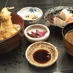 お食事処 多七 - メギス天丼。