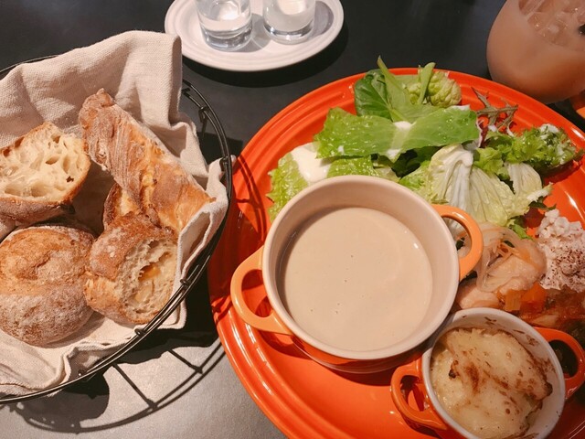 ブラッスリー コロン ウィズ ル クルーゼ Brasserie Coron With Le Creuset 西4丁目 ビストロ 食べログ ブラッスリー コロン ウィズ ル クルーゼ Brasserie Coron With Le Creuset 西4丁目 ビストロ 食べログ
