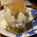 Tokuzo - りんごジャムアイスクリーム