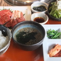 焼肉 べこ亭 たまプラーザ本店 - 本日のおすすめ御膳