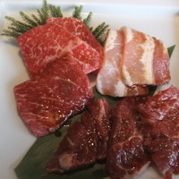 焼肉 べこ亭 たまプラーザ本店 - 本日のおすすめ御膳（ハラミ、ロース、豚）