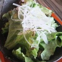 焼肉 べこ亭 たまプラーザ本店 - 本日のおすすめ御膳（サラダ）
