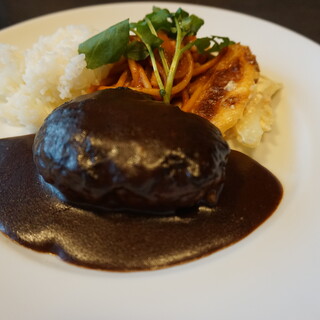 カルネジーオ ウエスト_1