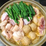 鶏三和 - もつ鍋とゆー名の鶏鍋？！