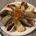 LA PIROGUE - イル・デ・パン名物エスカルゴ