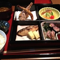 駒響 - 2000円のコース。その後おばんざいとグラタンと茶碗蒸しとデザートがでてきます。