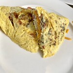 Big Island Breakfast at Water's Edge - チーズオムレツ