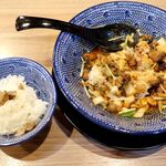 ENISHI総本店 - 20200214担担麺・〆ごはん１杯目投入