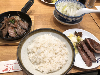 Gyutan Sumiyaki Rikyuu - 牛たん焼きとみすじステーキ定食