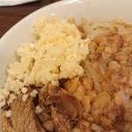 らーめんふぁんくらぶ 歴史を刻め - 最後はにんにくを増してみた。