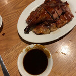 Warung Laota Jimbaran - ローストダッグ（４分の１）