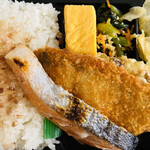 ほっともっと - ～おかか香る～しゃけ塩焼き弁当@530円(税込)
