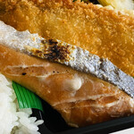 ほっともっと - ～おかか香る～しゃけ塩焼き弁当@530円(税込)