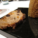 フロリレージュ - ドライフルーツとナッツが入ったパン