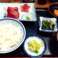 浅草 魚料理 遠州屋 - 日替わり定食(まぐろぶつ切り) 700円 ♪