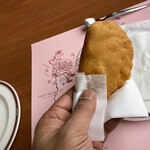 レストラン キエフ - このように手でつかんで食べるのがマナーだそうです。