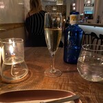 Lateral Bcn - Cavaとmineral water