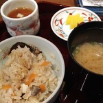 とんかつ 心 - 炊き込みご飯、茶碗蒸し
