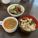 MEINA - 2020年2月。セルフの味噌汁と野菜スープ。
