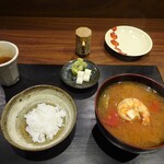 朝食 喜心 - 土鍋で炊き上げた白ご飯、お好みの汁物（海鮮和風トマト汁）