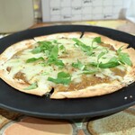 トリワイン ＰＩＫＯＳＨＨＨＵ - スパイシーキーマカレーピッツァ