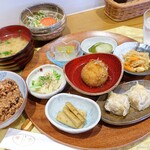 Nagomi Kafe Hitoe - 2019年10月　今週の一衣ランチ（ドリンク付きで）【税込1320円】体に良さそうやけど、蓮根、キュウリ、ごぼうとお年寄りにはちょっと…