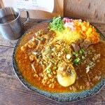 ヒロマル屋 - 2019年10月　三種盛り（出汁キーマカレー、牛すじ煮込みカレー、ポークビンダルー）ご飯大盛ルー大盛+タマゴ【1050+100+100+100円】