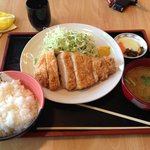 とんとん亭 - 黒豚ロースかつ定食