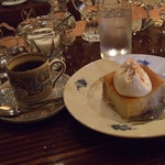 カフェ ド ギャルソン - くるみバナナケーキ＋ブレンドコーヒーのセット