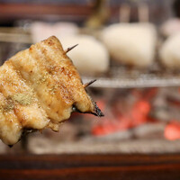 囲炉裏料理 うな革 和なり - かば焼き完成