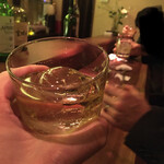 mel - まずはラフロイグ、今日はロックですよー