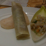 周中菜房 白金亭 - 北京ダックチコリに乗せた天然芝海老の炒め