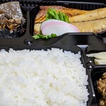 ランチタイム - 日替り(鯖、から揚げ)