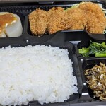 ランチタイム - 日替り(ヒレカツ)