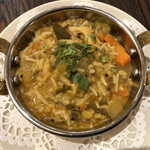 カフェ アチャ - サンバルライス。「パクチーは大丈夫ですか？」とホールの女性が聞きに来てくれる丁寧さ。