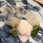 日本料理 久丹 - 奥がテッサ、左が身の端っこのテンパ、手前が白子