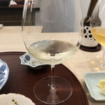 日本料理 久丹 - 冷たい鰭酒。うっすらと緑色が宿ります