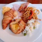 Restaurant & Bar Patio - 