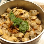 酉や 喜兵衛 - あさりの釜飯。この旨さで690円！