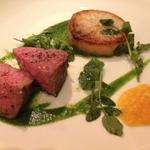 Restaurant MiYa－Vie - 香味オイルの中でポッシェした道産池田牛もも肉、大根のステーキ、芹とクレソンのソース、みかんと和からし