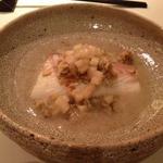 Restaurant MiYa－Vie - 蒸し焼きにした松川鰈、牛蒡と山芋のピューレ、牛蒡のブイヨン、牛蒡のチップス、和梨をのせて