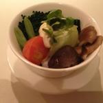 Restaurant MiYa－Vie - MiYa-Vie のシンボルマークから 葉野菜、実野菜、根野菜を海の香りでつつみ