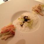 Restaurant MiYa－Vie - フランス産黒トリュフを纏った白菜、ズワイガニとユリ根、酢橘の香りと豆乳に泡を添えて