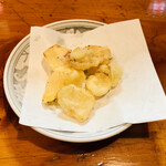 Hokake Sushi - サービスの百合根天ぷら、ホクホクで塩が振ってある。