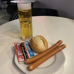 Elbezeit Food Drinks - ソーセージとパンとビール♪